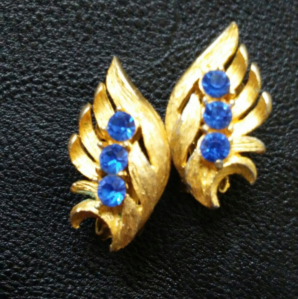 Gold tone Blue Rhinestone Earrings Clip On